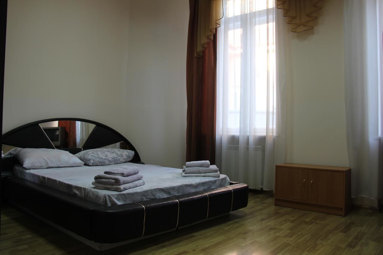 Апартаменты Apartments Domovik ,Kirilla i Mefodiya, 5 Мукачево-36